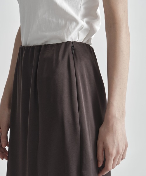 THE TOKYO(ザトウキョウ)の「【THE TOKYO/ザトウキョウ】Satin Tight Skirt/トリアセテートダブルサテンスカート(スカート・レディース・ベージュ/ブラウン/ブラック・2/1)」の18枚目の写真