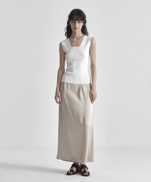 THE TOKYO(ザトウキョウ)の「【THE TOKYO/ザトウキョウ】Satin Tight Skirt/トリアセテートダブルサテンスカート(スカート・レディース・ベージュ/ブラウン/ブラック・2/1)」の5枚目の写真