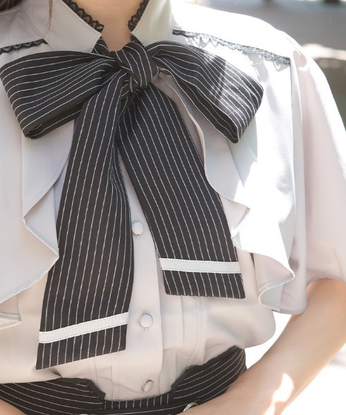 axes femme(アクシーズファム)の「リボン×フラシ半袖ブラウス(シャツ/ブラウス・レディース・ホワイト/グレー/レッド・MEDIUM/LARGE)」の7枚目の写真