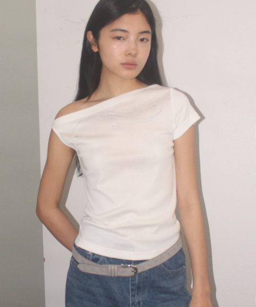 PLACE STUDIO（プレイススタジオ）の「ビーズポイントアシンメトリーワンオフショルダーボートネック半袖ウィメンズTシャツ[ホワイト]（Tシャツ/カットソー・レディース・ホワイト・FREE）」の4枚目の写真