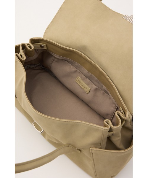 MOUSSY(マウジー)の「SLOUCHY FLAP SHOULDER バッグ(ショルダーバッグ・レディース・ライトベージュ/ブラウン/カーキ・FREE)」の17枚目の写真