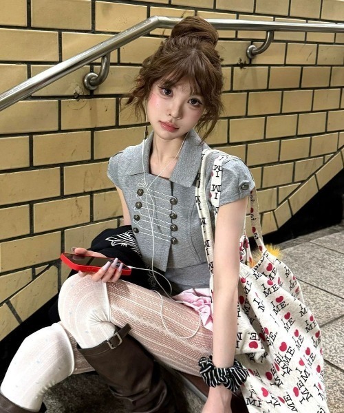 Lis ardent(リスアルダン)の「ナポレオンボタントップス2点セット/キャミソール×カーディガン ミリタリーライク ボタンデザイン クロップド半袖トップス(Tシャツ/カットソー・レディース・グレー・M)」の10枚目の写真