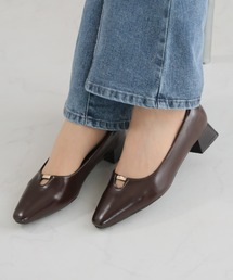 ゴールドパーツスリットパンプス