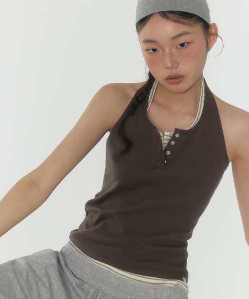 TWEE（トゥウィー）の「エト ヘンリーホルターネックスリーブレス（Tシャツ/カットソー・レディース・Beige/ダークグレー/オリーブ・SMALL/MEDIUM）」の4枚目の写真