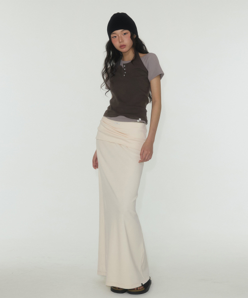 TWEE（トゥウィー）の「エト ヘンリーホルターネックスリーブレス（Tシャツ/カットソー・レディース・Beige/ダークグレー/オリーブ・SMALL/MEDIUM）」の12枚目の写真