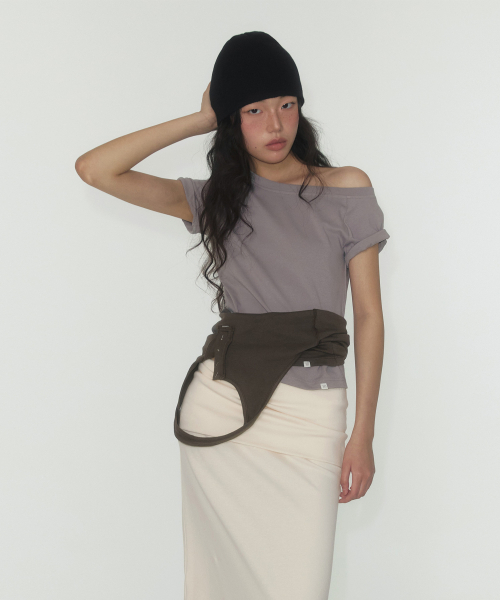 TWEE（トゥウィー）の「エト ヘンリーホルターネックスリーブレス（Tシャツ/カットソー・レディース・Beige/ダークグレー/オリーブ・SMALL/MEDIUM）」の14枚目の写真