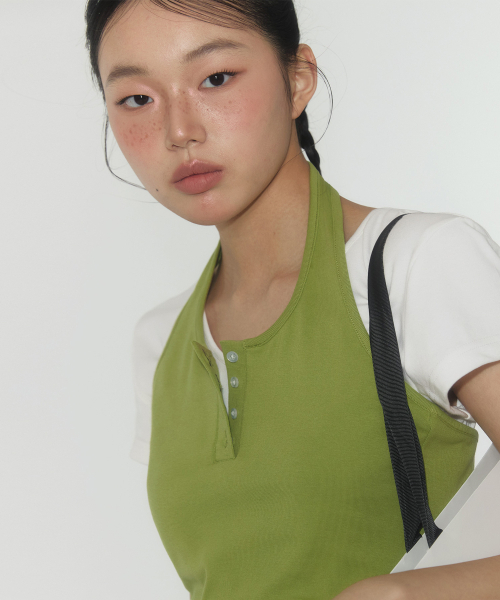 TWEE（トゥウィー）の「エト ヘンリーホルターネックスリーブレス（Tシャツ/カットソー・レディース・Beige/ダークグレー/オリーブ・SMALL/MEDIUM）」の17枚目の写真