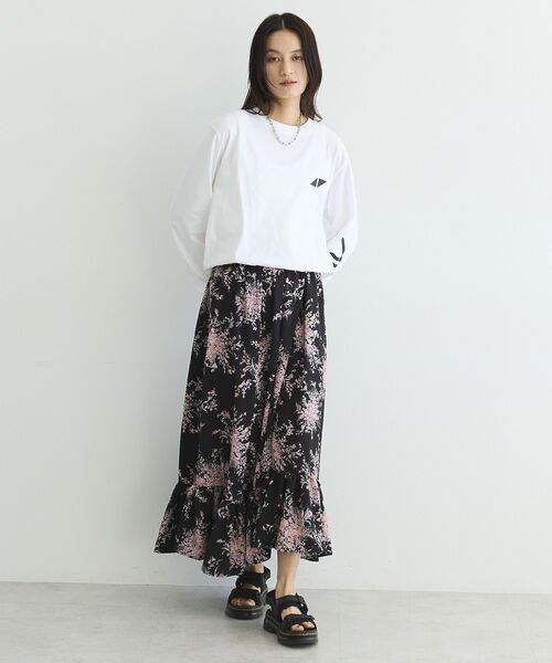 GARAGE OF GOOD CLOTHING(ガレージオブグッドクロージング)の「【日本製】ピーチファイユフラワープリント裾フリルスカート(スカート・レディース・ブラック/アイボリー・FREE)」の8枚目の写真