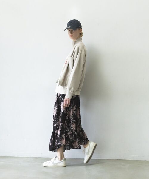 GARAGE OF GOOD CLOTHING(ガレージオブグッドクロージング)の「【日本製】ピーチファイユフラワープリント裾フリルスカート(スカート・レディース・ブラック/アイボリー・FREE)」の14枚目の写真
