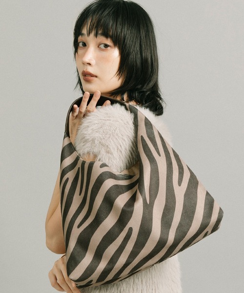 coca(coca)(コカ)の「スエード調ハンドバック(ハンドバッグ・レディース・A/B・ONE SIZE)」の2枚目の写真