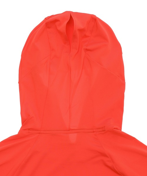 NIKE(ナイキ)の「NIKE WMNS ACG TRAIL UV HD MDLY IO9756-696(Tシャツ/カットソー・レディース・レッド・SMALL/X-SMALL/MEDIUM)」の4枚目の写真