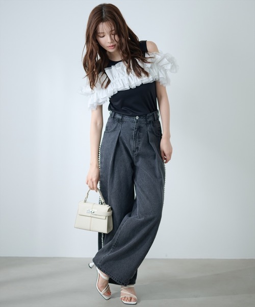 AND COUTURE(アンドクチュール)の「フリルギャザードッキングトップス(Tシャツ/カットソー・レディース・オフホワイト/ブラック・FREE)」の22枚目の写真