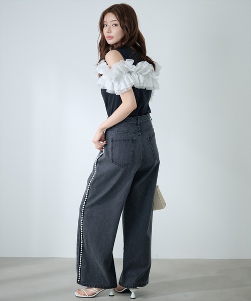 AND COUTURE(アンドクチュール)の「フリルギャザードッキングトップス(Tシャツ/カットソー・レディース・オフホワイト/ブラック・FREE)」の9枚目の写真