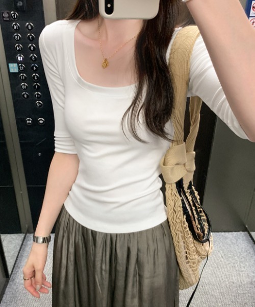 FLINEA(フリネア)の「Uネック半端袖Tシャツ(Tシャツ/カットソー・レディース・パープル/ネイビー/イエロー/ブラック/グレー/ホワイト・FREE)」の8枚目の写真
