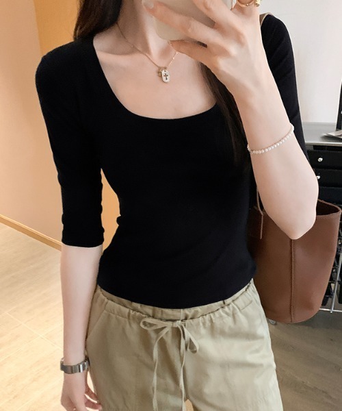 FLINEA(フリネア)の「Uネック半端袖Tシャツ(Tシャツ/カットソー・レディース・パープル/ネイビー/イエロー/ブラック/グレー/ホワイト・FREE)」の12枚目の写真