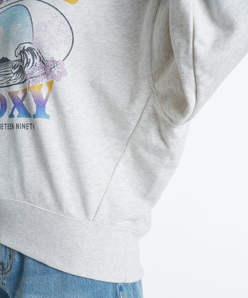 ROXY(ロキシー)の「ROXY STAY WITH ROXY ヴィンテージライクトレーナー 【2026年秋冬モデル】/ロキシークルーネックプルオーバースウェット(スウェット・レディース・グリーン/ネイビー/グレー/ナチュラル・MEDIUM/SMALL/LARGE)」の8枚目の写真