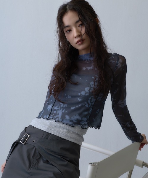 Clum(クルム)の「abstract print sheer mesh long sleeve top / アブストラクトプリントシアーメッシュロングスリーブトップス(Tシャツ/カットソー・レディース・ダークグレー・FREE)」の17枚目の写真