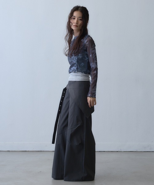 Clum(クルム)の「abstract print sheer mesh long sleeve top / アブストラクトプリントシアーメッシュロングスリーブトップス(Tシャツ/カットソー・レディース・ダークグレー・FREE)」の14枚目の写真