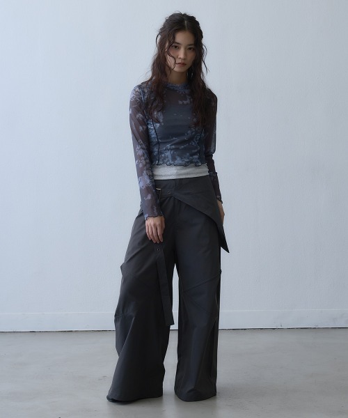 Clum(クルム)の「abstract print sheer mesh long sleeve top / アブストラクトプリントシアーメッシュロングスリーブトップス(Tシャツ/カットソー・レディース・ダークグレー・FREE)」の4枚目の写真