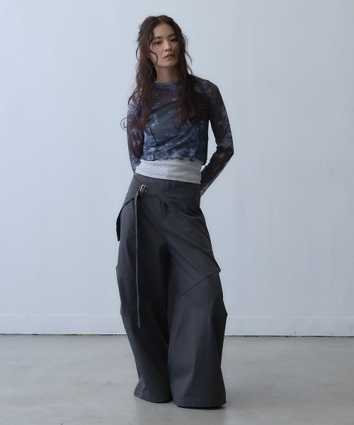 Clum(クルム)の「abstract print sheer mesh long sleeve top / アブストラクトプリントシアーメッシュロングスリーブトップス(Tシャツ/カットソー・レディース・ダークグレー・FREE)」の3枚目の写真