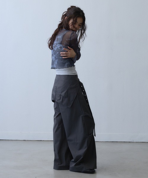 Clum(クルム)の「abstract print sheer mesh long sleeve top / アブストラクトプリントシアーメッシュロングスリーブトップス(Tシャツ/カットソー・レディース・ダークグレー・FREE)」の2枚目の写真