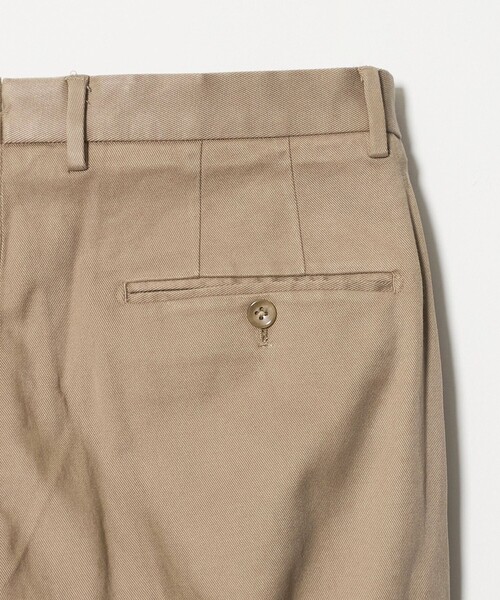 UNITED ARROWS(ユナイテッドアローズ)の「ツイル 2プリーツ キャロット パンツ(チノパンツ・メンズ・ダークグレー/ベージュ・S/L/M)」の7枚目の写真