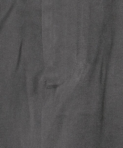 UNITED ARROWS(ユナイテッドアローズ)の「ツイル 2プリーツ キャロット パンツ(チノパンツ・メンズ・ダークグレー/ベージュ・S/L/M)」の14枚目の写真