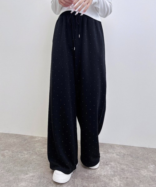 INGNI(イング)の「メタルビジュー飛ばしスウェットパンツ(その他パンツ・レディース・グレー/ライトピンク/ブラック・FREE)」の1枚目の写真