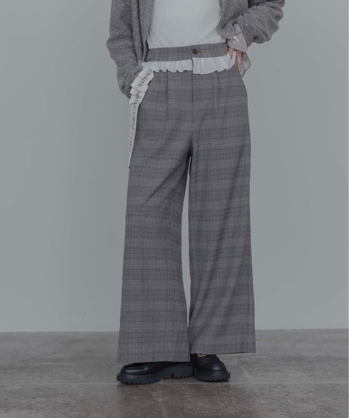 Eimee Law(エイミーロウ)の「ウエストフリルサイドロゴテープパンツ(その他パンツ・レディース・ブラック/ベージュ/ダークグレー・MEDIUM)」の3枚目の写真