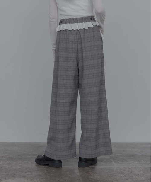 Eimee Law(エイミーロウ)の「ウエストフリルサイドロゴテープパンツ(その他パンツ・レディース・ブラック/ベージュ/ダークグレー・MEDIUM)」の9枚目の写真