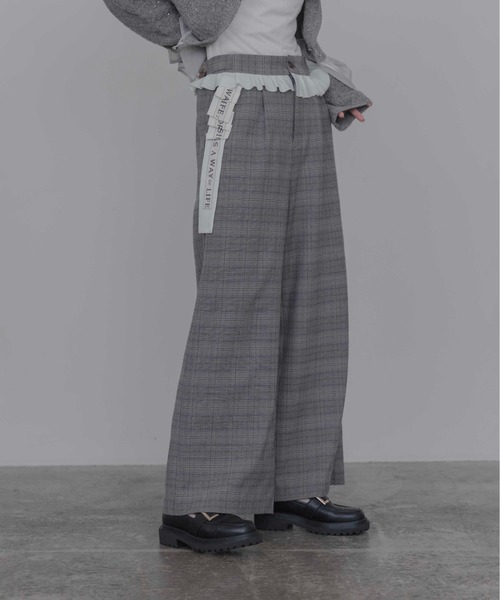 Eimee Law(エイミーロウ)の「ウエストフリルサイドロゴテープパンツ(その他パンツ・レディース・ブラック/ベージュ/ダークグレー・MEDIUM)」の11枚目の写真