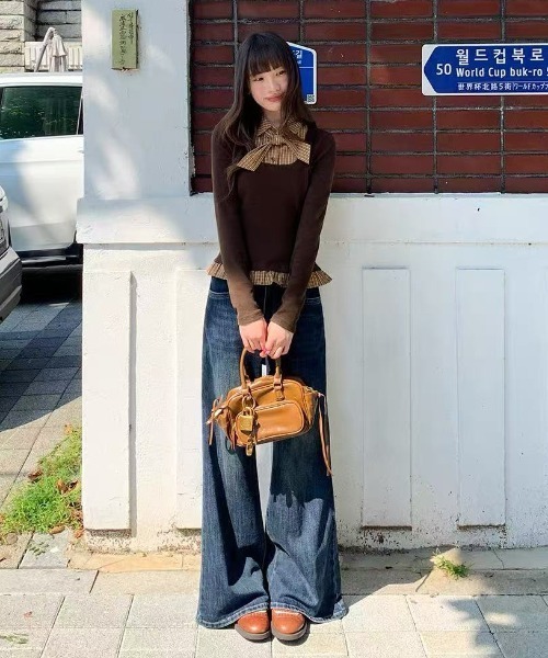 AVYL(アヴィル)の「襟付きドッキングレイヤード風長袖ニット(Tシャツ/カットソー・レディース・ブラック/ブラウン・M)」の5枚目の写真