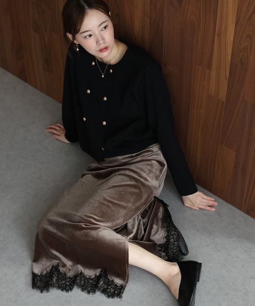 J by blue(ジェイバイブルー)の「《2サイズ展開》ヘムレースベロアスカート(スカート・レディース・グレイッシュベージュ/ブラック/ブラウン・LARGE/MEDIUM)」の3枚目の写真