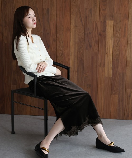 J by blue(ジェイバイブルー)の「《2サイズ展開》ヘムレースベロアスカート(スカート・レディース・グレイッシュベージュ/ブラック/ブラウン・LARGE/MEDIUM)」の9枚目の写真