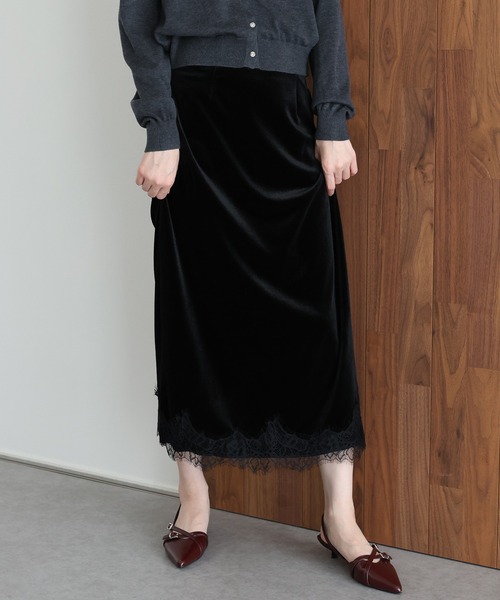J by blue(ジェイバイブルー)の「《2サイズ展開》ヘムレースベロアスカート(スカート・レディース・グレイッシュベージュ/ブラック/ブラウン・LARGE/MEDIUM)」の10枚目の写真
