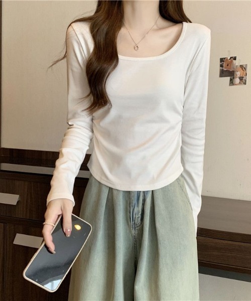 Bifrost(ビフレスト)の「Uネック長袖 Tシャツトップス(Tシャツ/カットソー・レディース・ライトブルー/ベージュ/ブラック/ホワイト・FREE)」の1枚目の写真