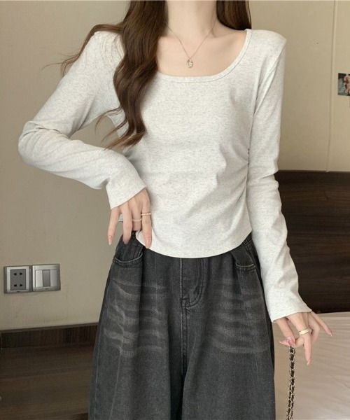 Bifrost(ビフレスト)の「Uネック長袖 Tシャツトップス(Tシャツ/カットソー・レディース・ライトブルー/ベージュ/ブラック/ホワイト・FREE)」の12枚目の写真