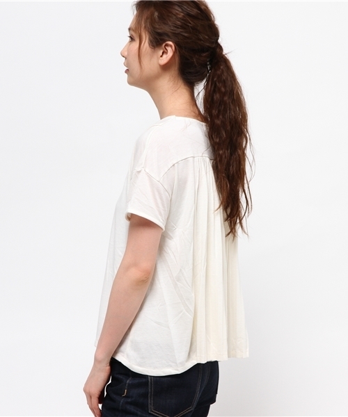 earth music&ecology(アースミュージックアンドエコロジー)の「【2016Summer】バックプリーツプルオーバー(Tシャツ/カットソー・レディース・LT.Gray/アイボリー/ネイビー/ピンク・FREE)」の6枚目の写真