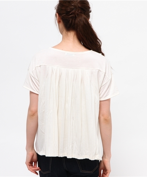 earth music&ecology(アースミュージックアンドエコロジー)の「【2016Summer】バックプリーツプルオーバー(Tシャツ/カットソー・レディース・LT.Gray/アイボリー/ネイビー/ピンク・FREE)」の7枚目の写真