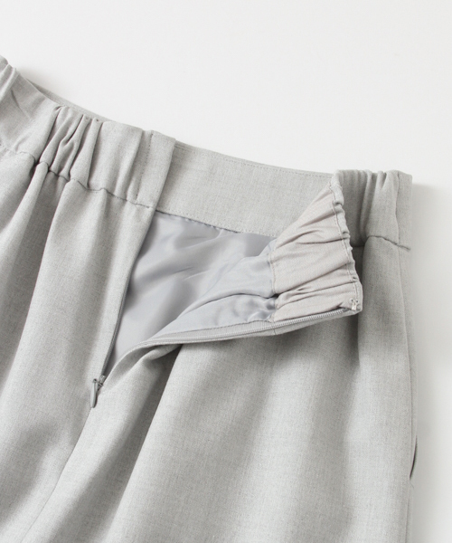 URBAN RESEARCH（アーバンリサーチ）の「UR コスミカルウォームタックスカート（スカート・レディース・ベージュ系その他/ライトグレー/ブラック/ブラック系その他・FREE）」の9枚目の写真