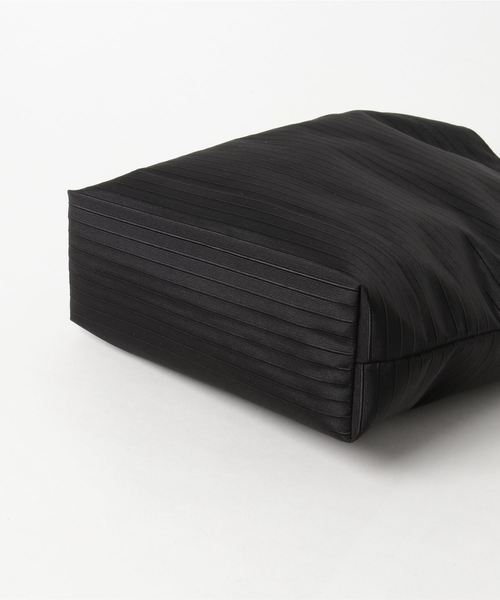 form forma(フォルムフォルマ)の「ブラックフォーマルサブバッグ《撥水加工付》(エコバッグ/サブバッグ・レディース・ホワイト/ブラック・FREE)」の4枚目の写真