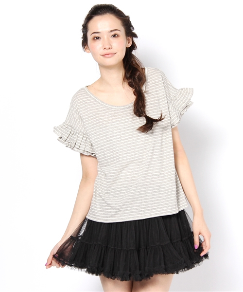 Khaju(カージュ)の「Khaju:ボーダーフリルスリーブ Tee(Tシャツ/カットソー・レディース・オフホワイト/グレー・ONE SIZE)」の1枚目の写真