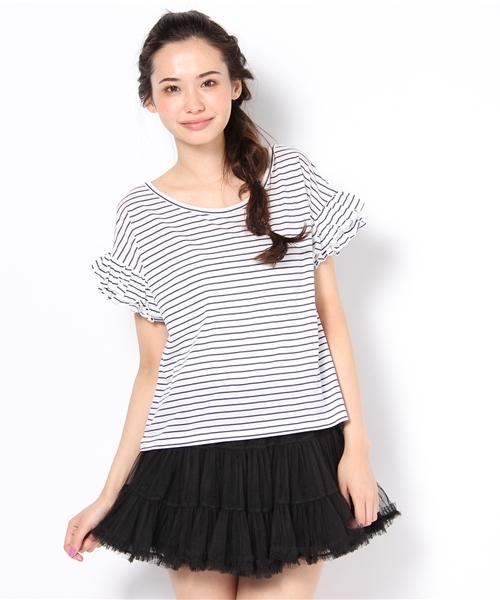 Khaju(カージュ)の「Khaju:ボーダーフリルスリーブ Tee(Tシャツ/カットソー・レディース・オフホワイト/グレー・ONE SIZE)」の2枚目の写真