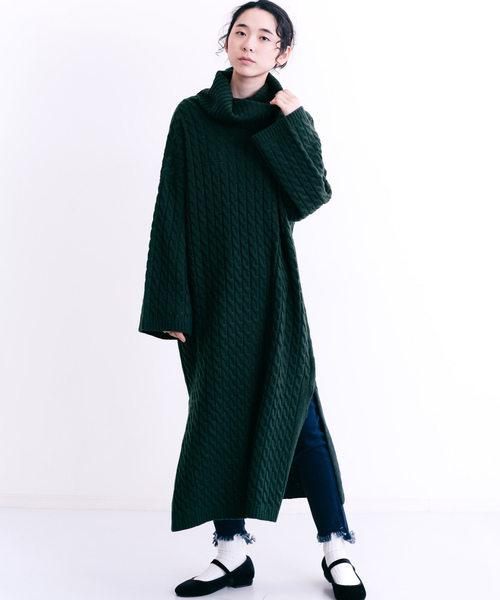 MERLOT（メルロー）の「オフタートルケーブルニットワンピース1108（ワンピース・レディース・ブラック/ベージュ/パープル/グリーン/ワイン・FREE）」の3枚目の写真