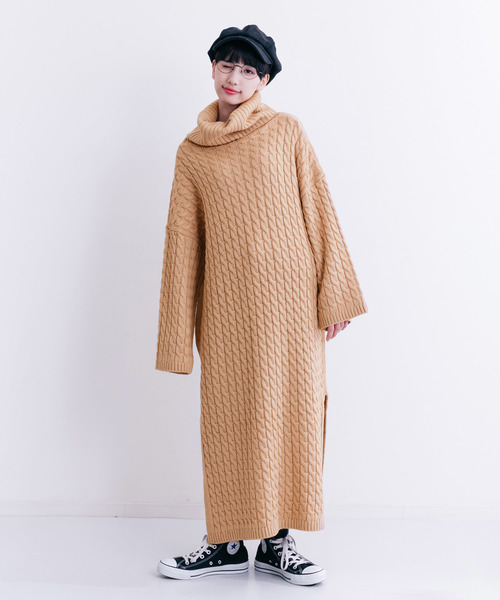 MERLOT（メルロー）の「オフタートルケーブルニットワンピース1108（ワンピース・レディース・ブラック/ベージュ/パープル/グリーン/ワイン・FREE）」の10枚目の写真