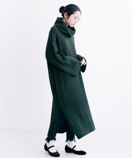 MERLOT（メルロー）の「オフタートルケーブルニットワンピース1108（ワンピース・レディース・ブラック/ベージュ/パープル/グリーン/ワイン・FREE）」の12枚目の写真