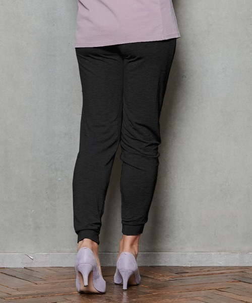 SweetMommy（スウィートマミー）の「マタニティ イージージョガーパンツ10分丈（マタニティウェア/グッズ・レディース・ブラック/ピンク/モカ/杢グレー・M/L/LL）」の16枚目の写真