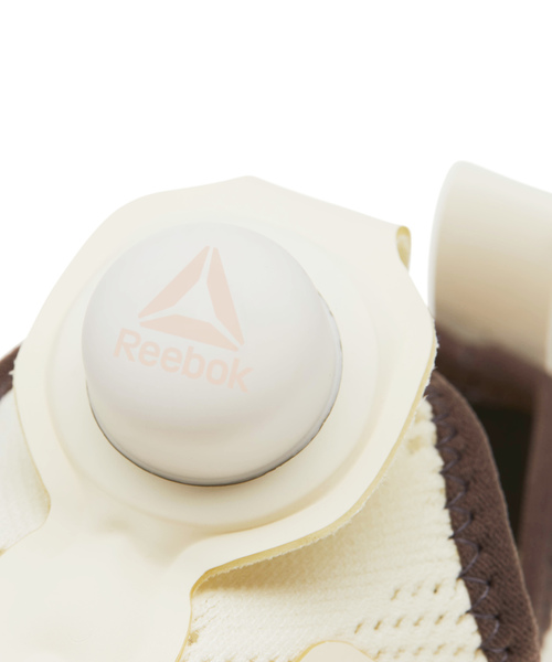 Reebok（リーボック）の「ポンプシュプリームスタイルエンジニアード（スニーカー・メンズ・ライトグレー/ネイビー/アイボリー・23.5cm/24.5cm/25.5cm/26.5cm/27.5cm/28.5cm/24.0cm/25.0cm/26.0cm/27.0cm/28.0cm/29.0cm/23.0cm）」の6枚目の写真