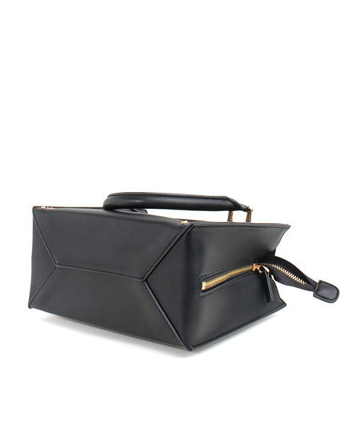 RANDA（ランダ）の「サイドジッパースタッズバッグ（ショルダーバッグ・レディース・ブラック/ワイン・FREE）」の3枚目の写真