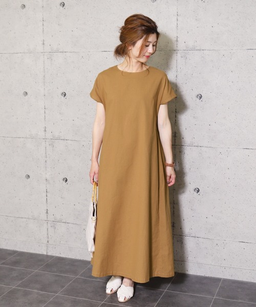 reca(レカ)の「ゆるシルエットAラインフレアワンピース バック編み上げデザイン(ワンピース・レディース・ブラック/ベージュ/カーキ/キャメル・M)」の4枚目の写真